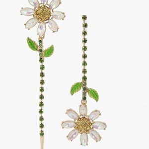 BETSEY JOHNSON DAISY FLOWER,GOLD,IRIDESCENT CRYSTALS MISMATCH DANGLING EARRINGS